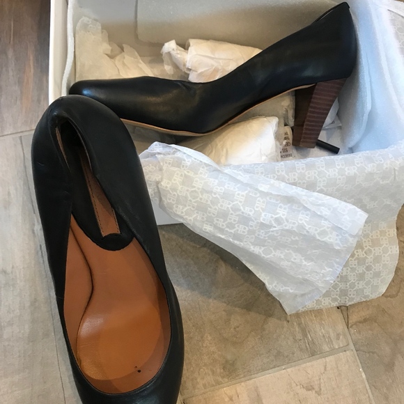 Banana Republic Black Pamee Leather Heels Size 9 - Picture 4 of 5